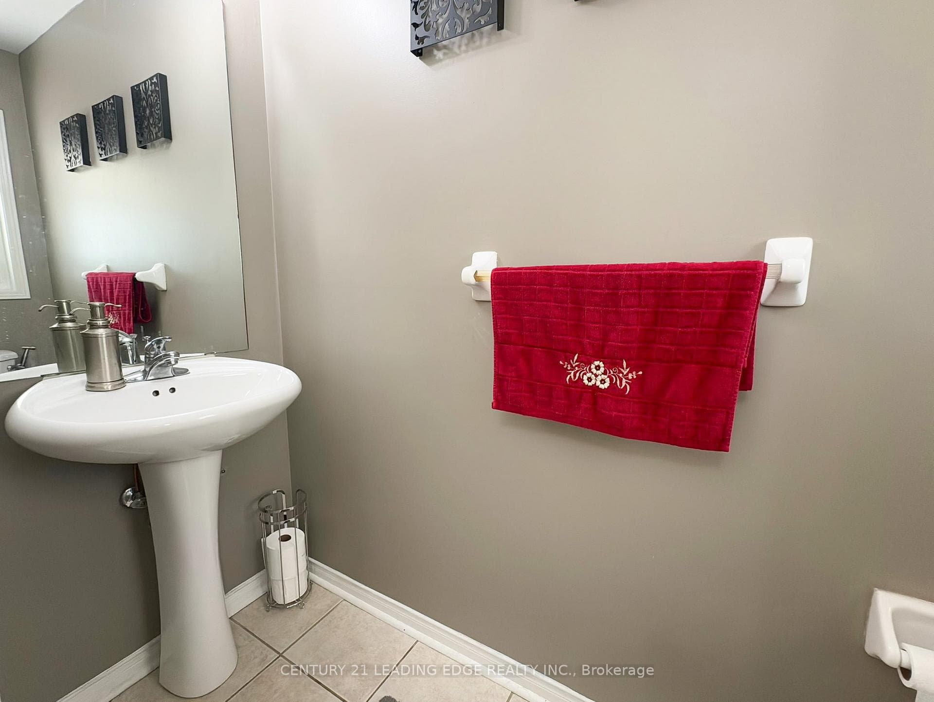 325 Porte Road photo 5
