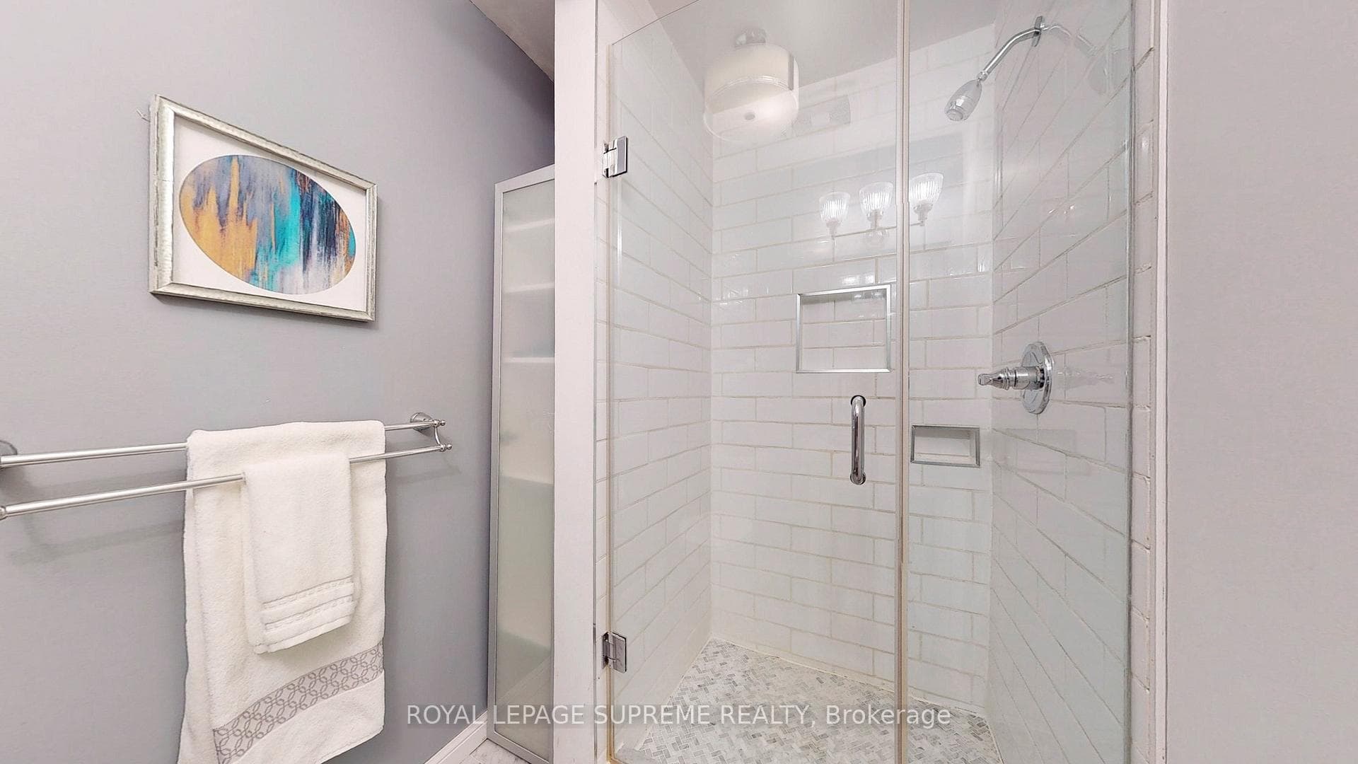 20 La Rose Avenue Unit 12 photo 32