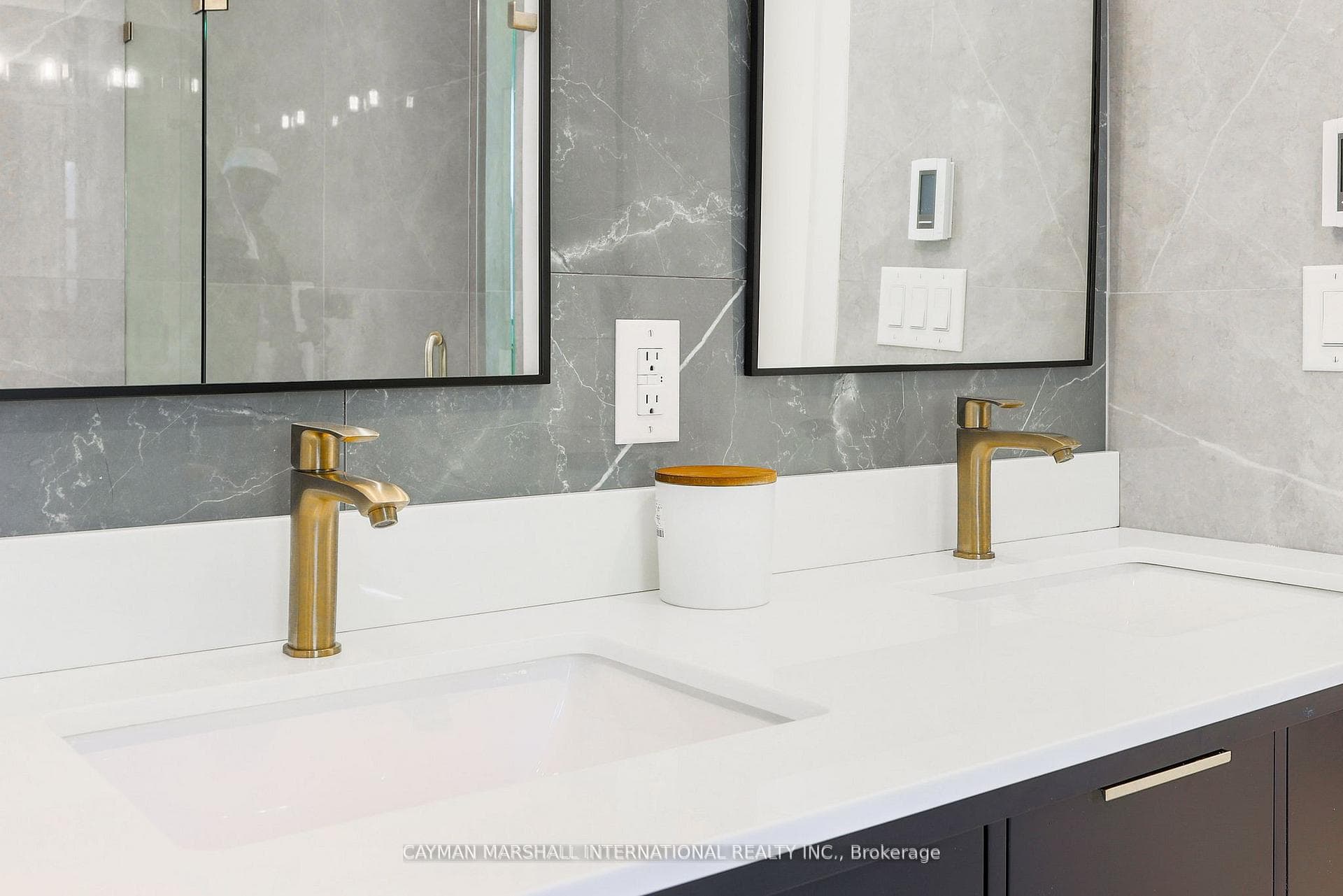 1207 Lorne Park Road photo 15