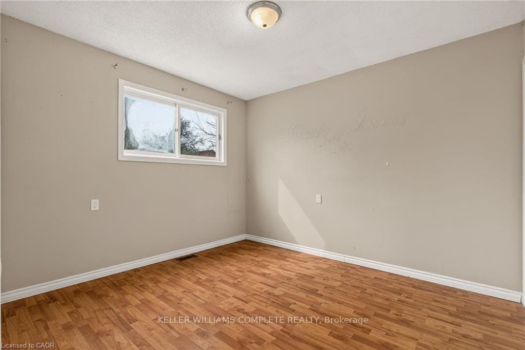 148 Huxley Avenue photo 28