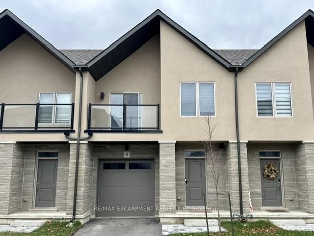 8 Bayberry Lane photo 1