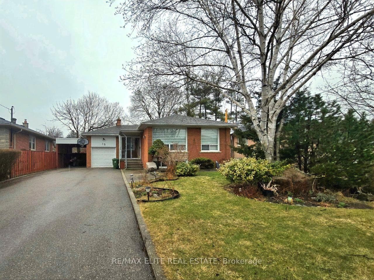 19 Belleglade Court photo 1
