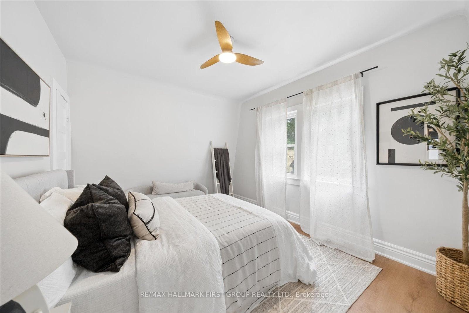 16 Cassels Avenue photo 14