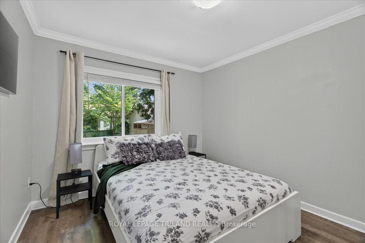133 Wilson Avenue photo 9