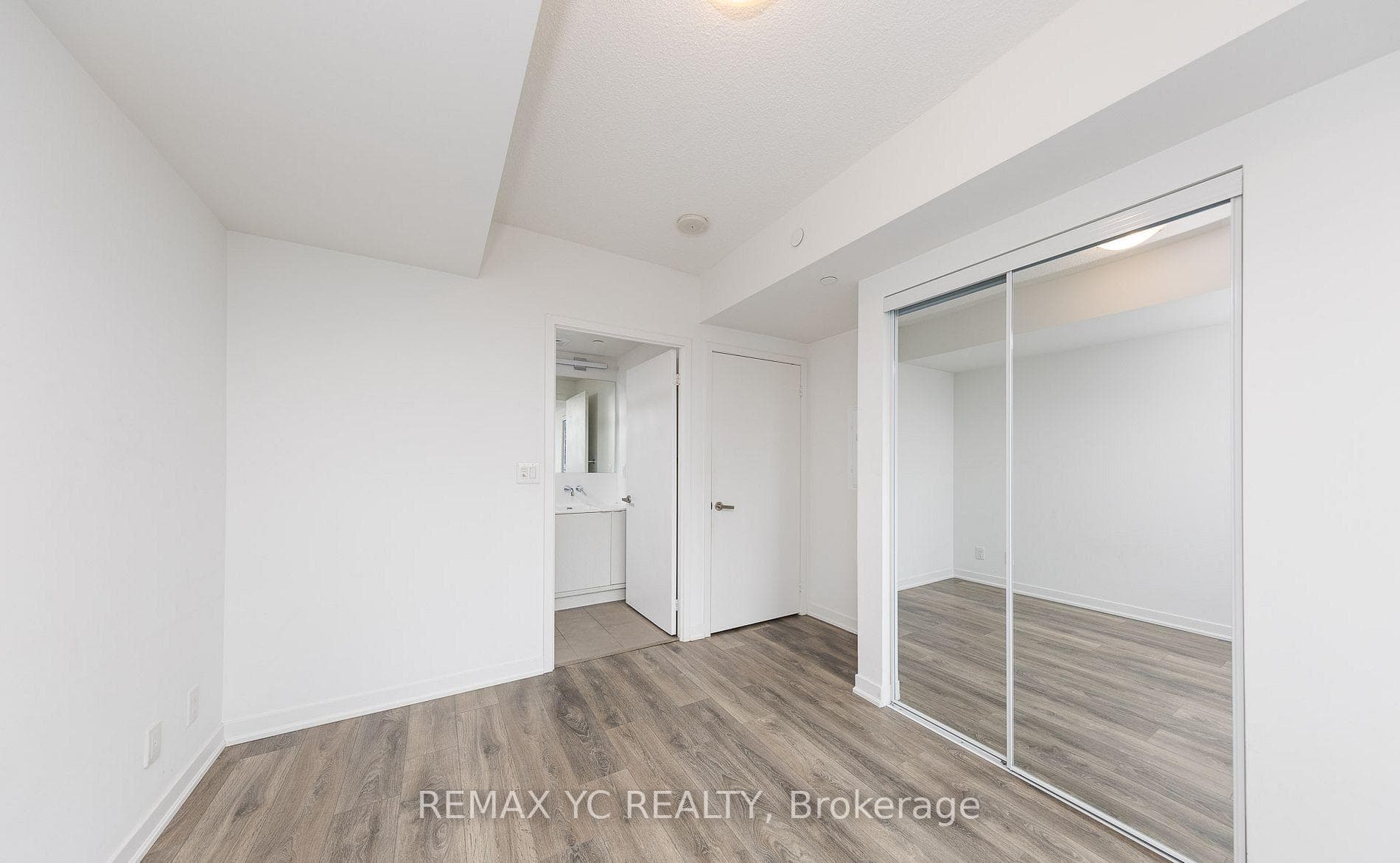 100 Harbour Street Unit 3504 photo 19