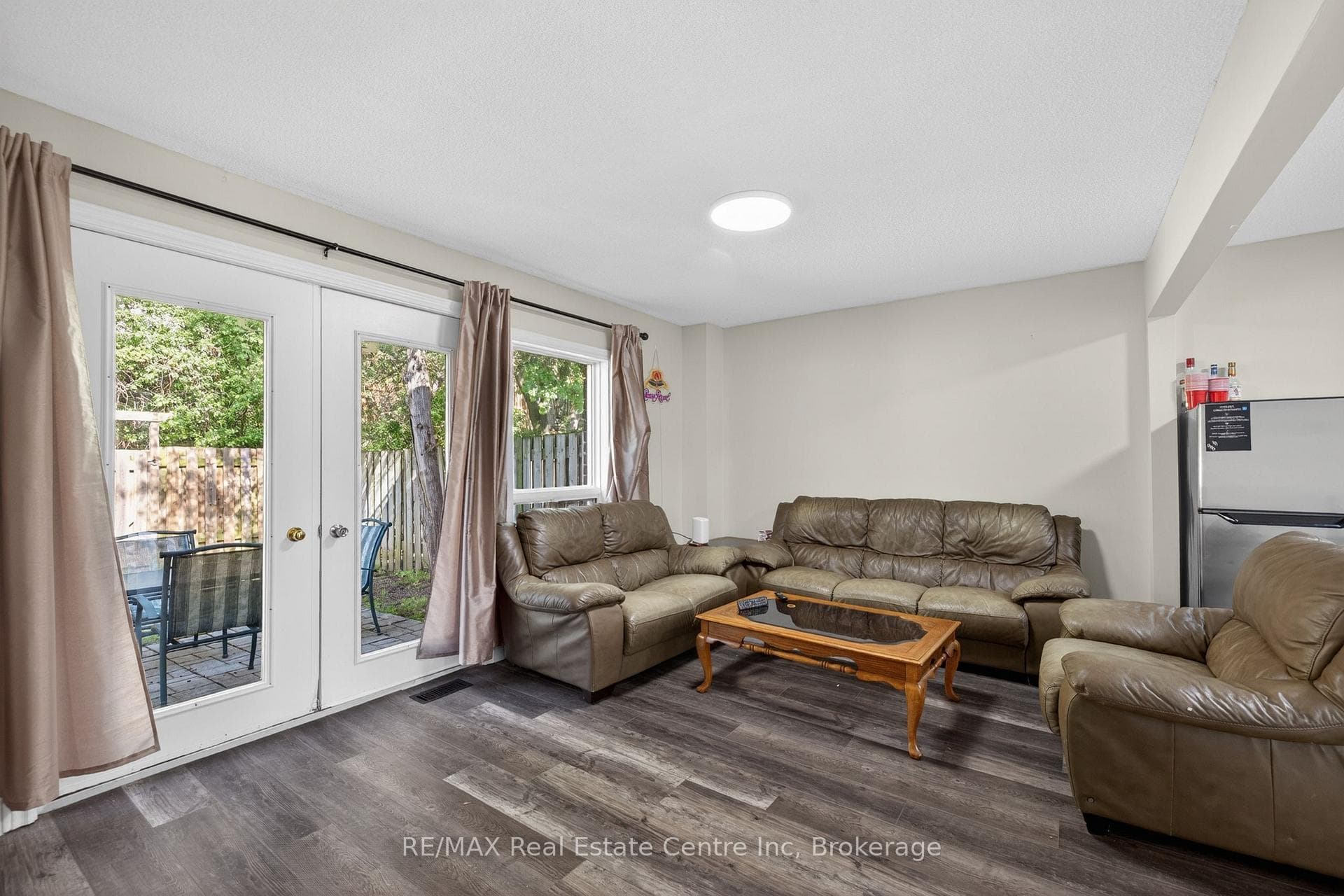 137 Dovercliffe Road photo 9