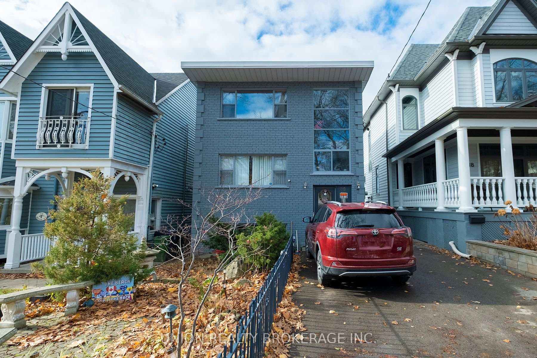 36 Balsam Avenue Unit Lower photo 1