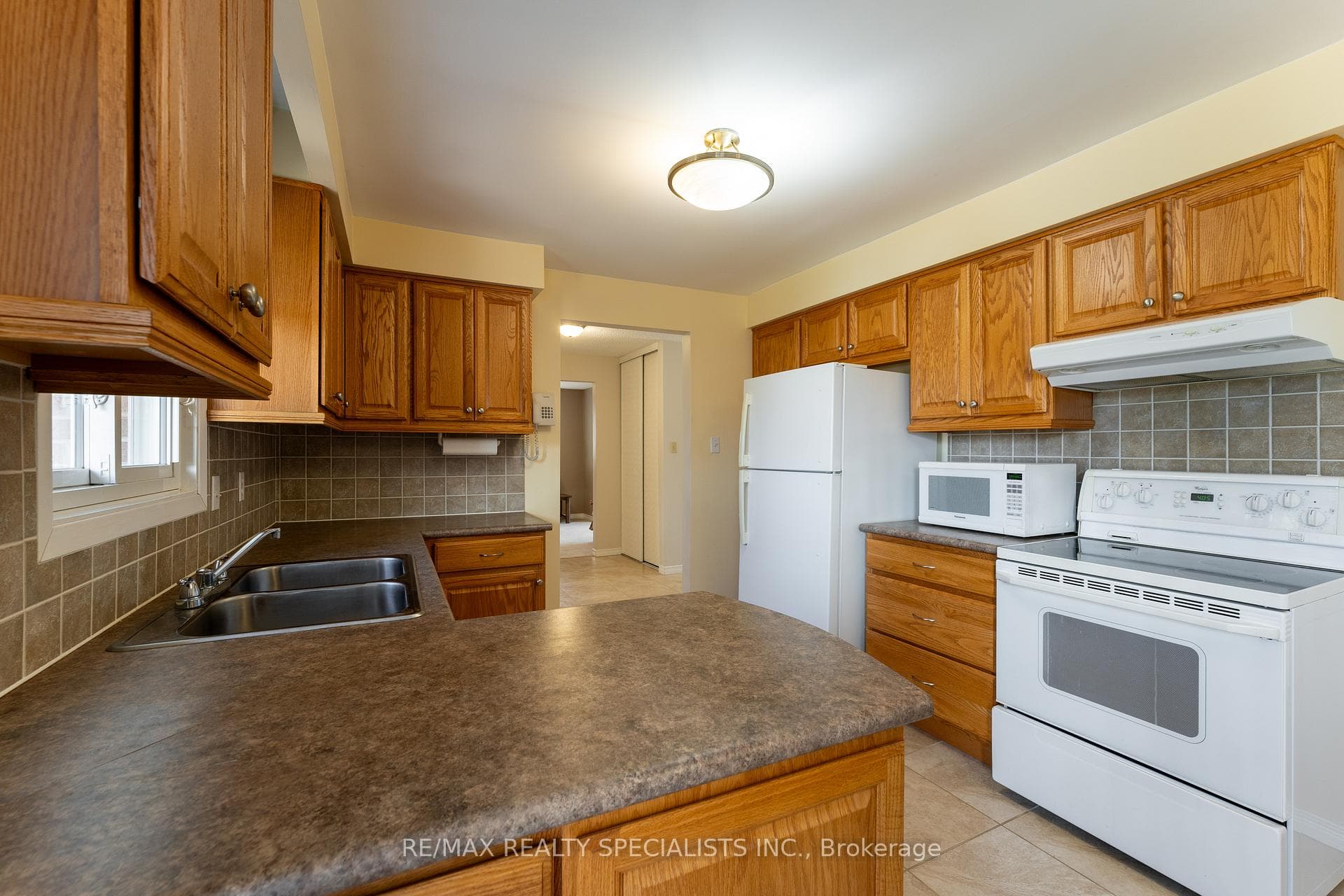2459 Sinclair Circle photo 16