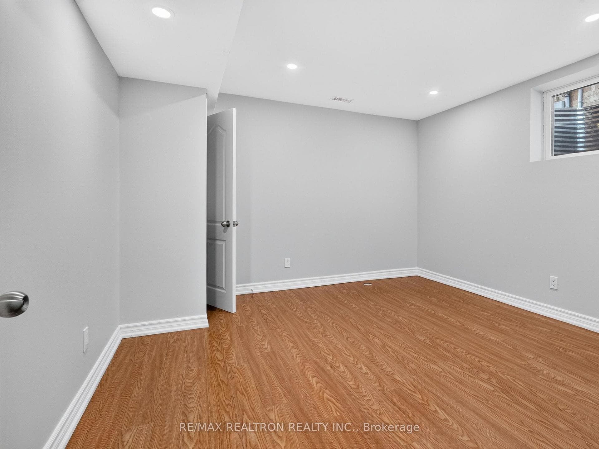 32 Whitlock Crescent photo 35