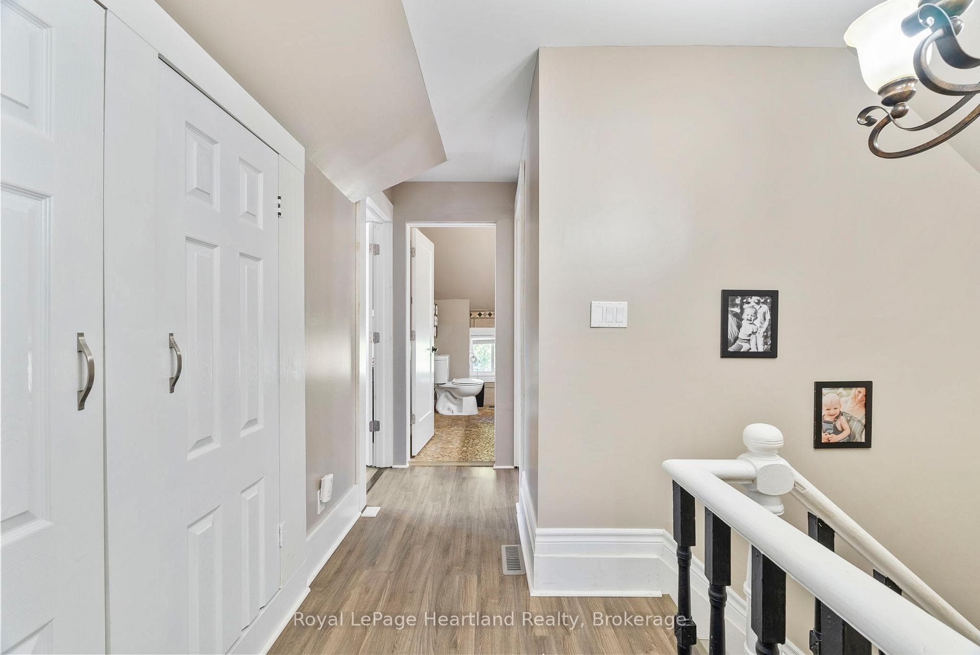 555 RAGLAN Street photo 23