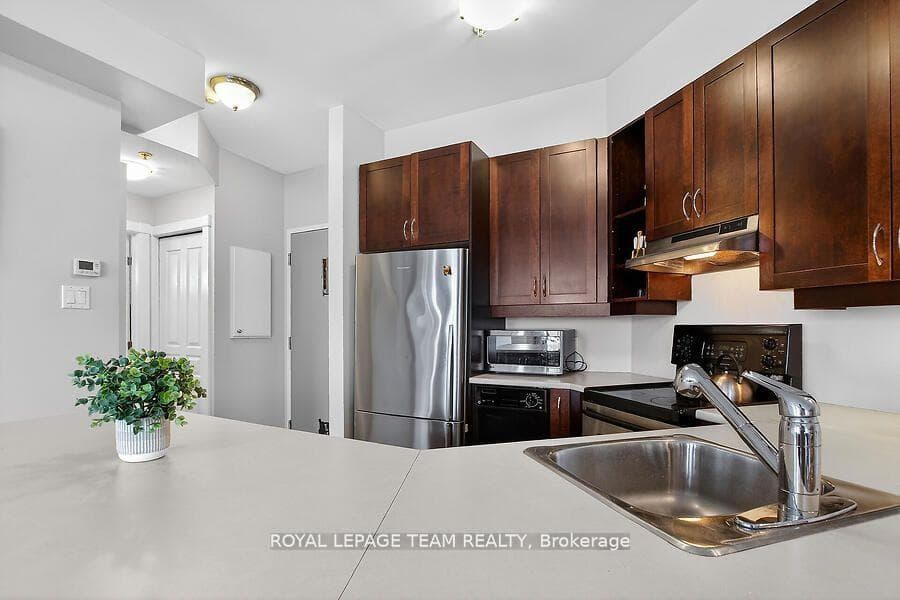 124 Guigues Avenue Unit B204 photo 14
