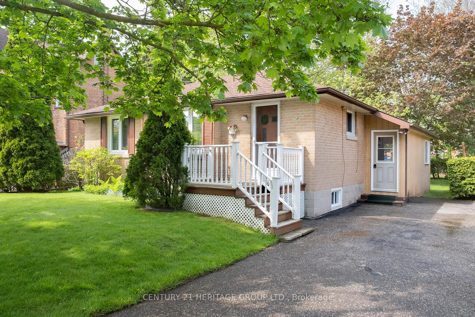 18 Dufferin Street photo 2
