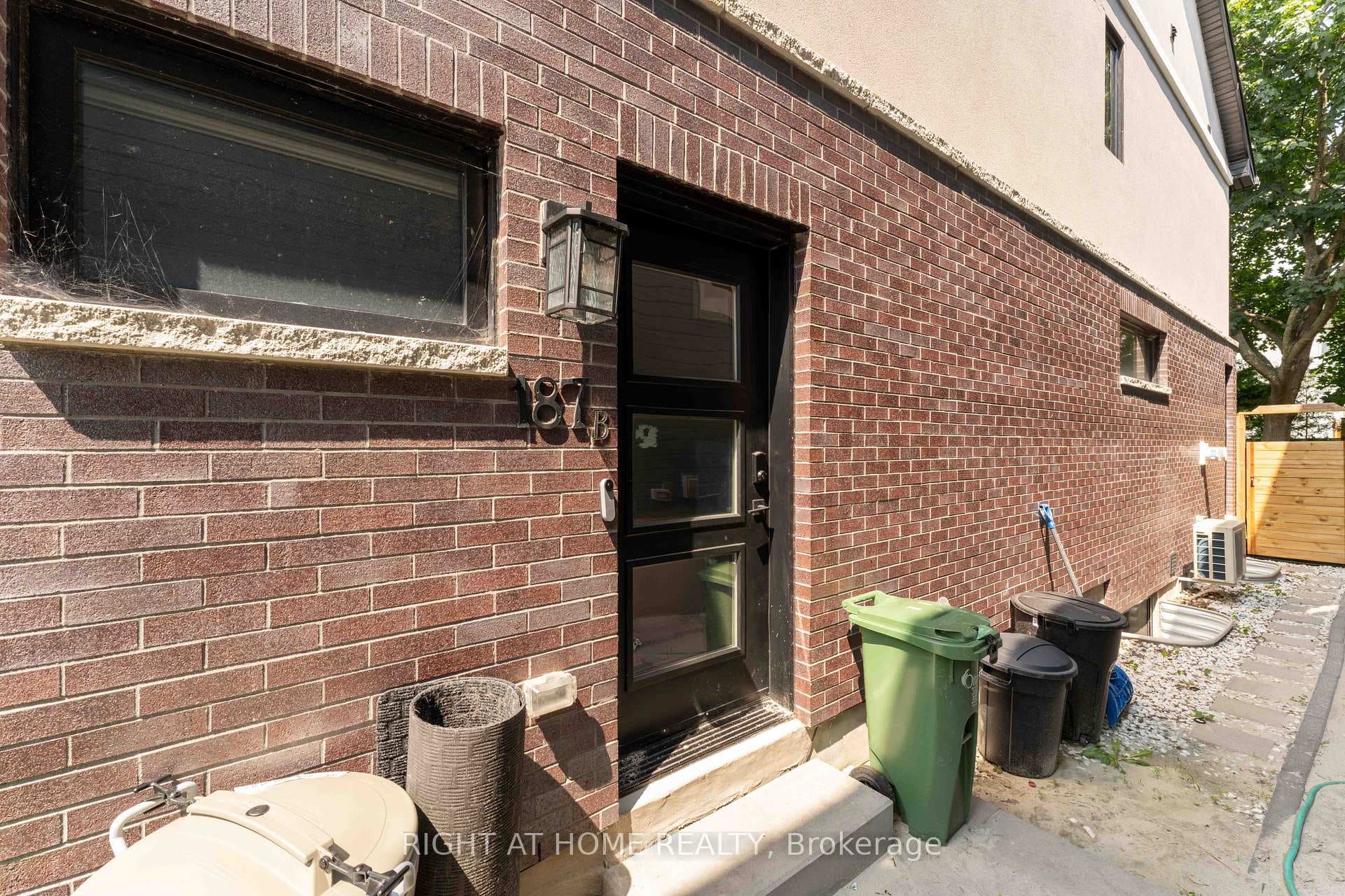 187 Carleton Avenue photo 47