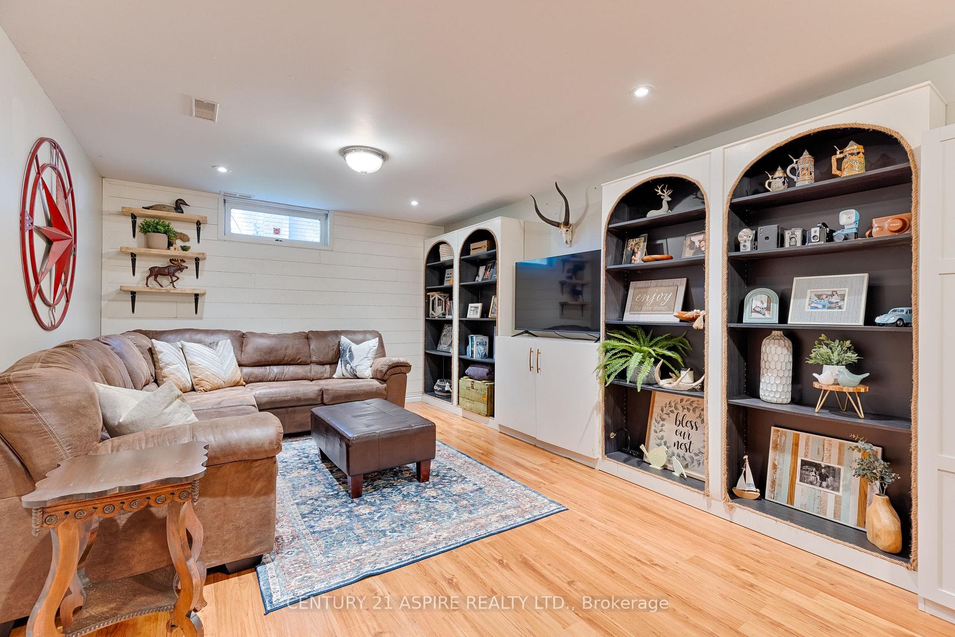 22 Harris Crescent photo 27