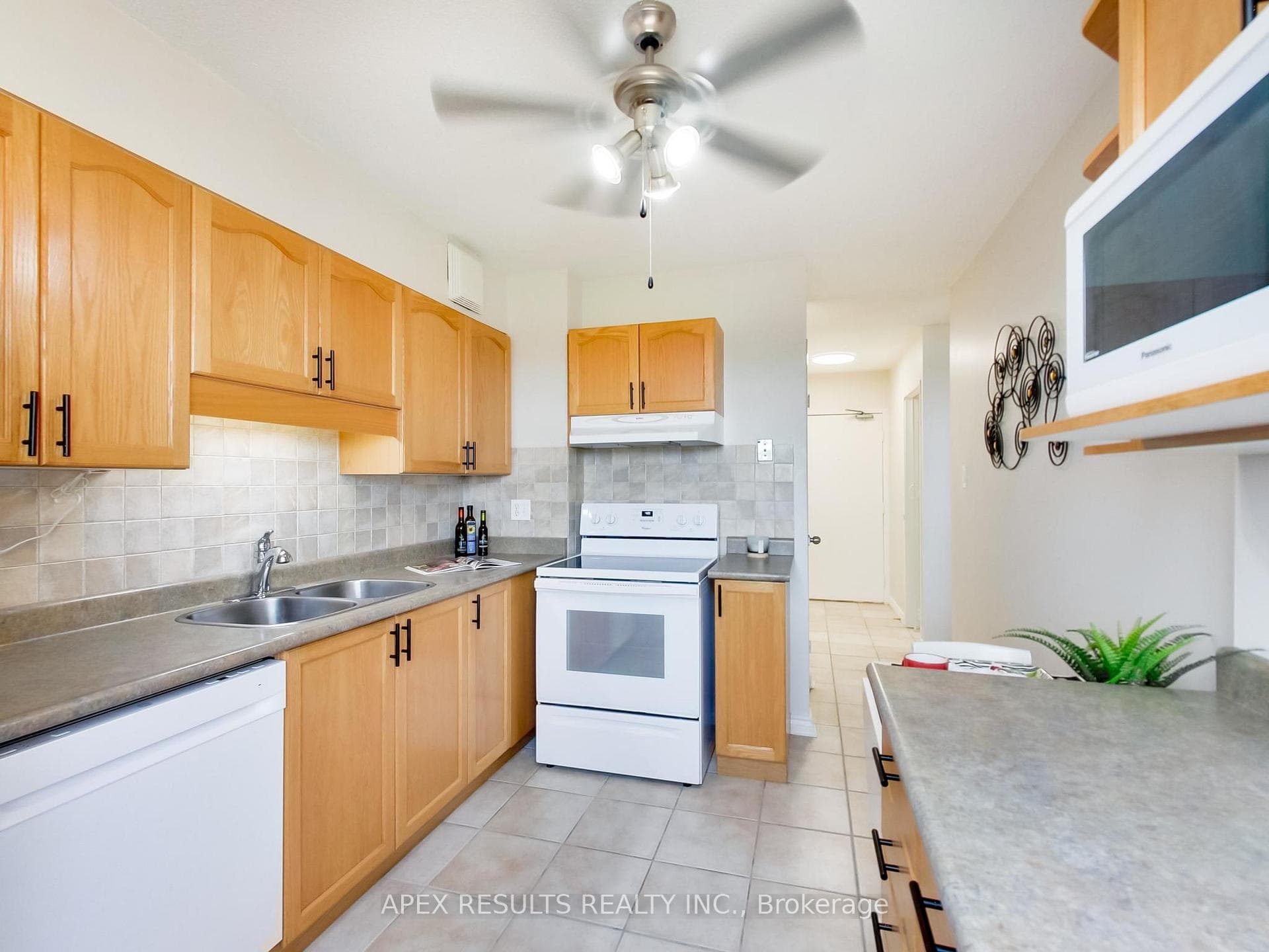 700 Dynes Road Unit 1103 photo 13
