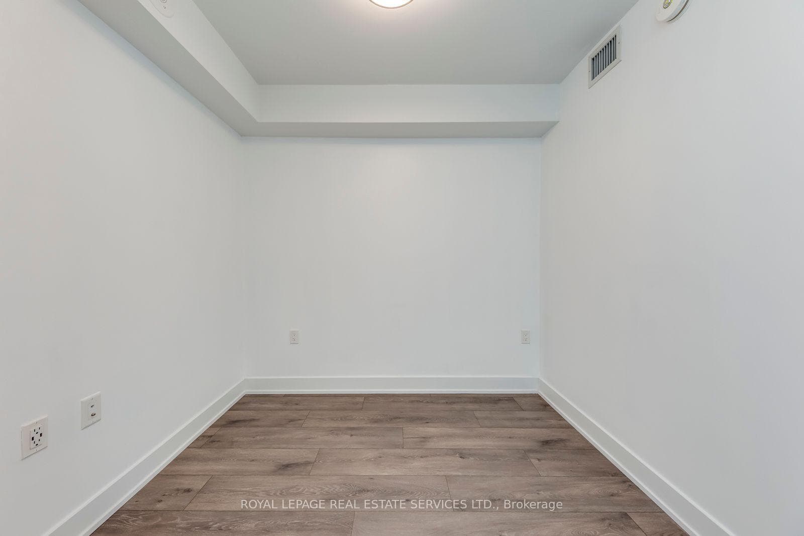 585 Bloor Street Unit 1320 photo 22