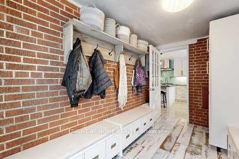 mud room