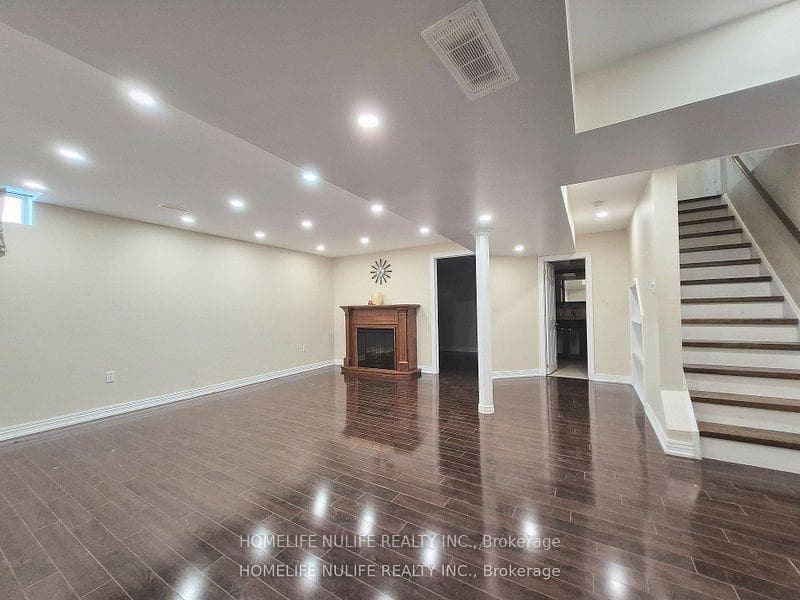 3866 Thomas Street photo 10