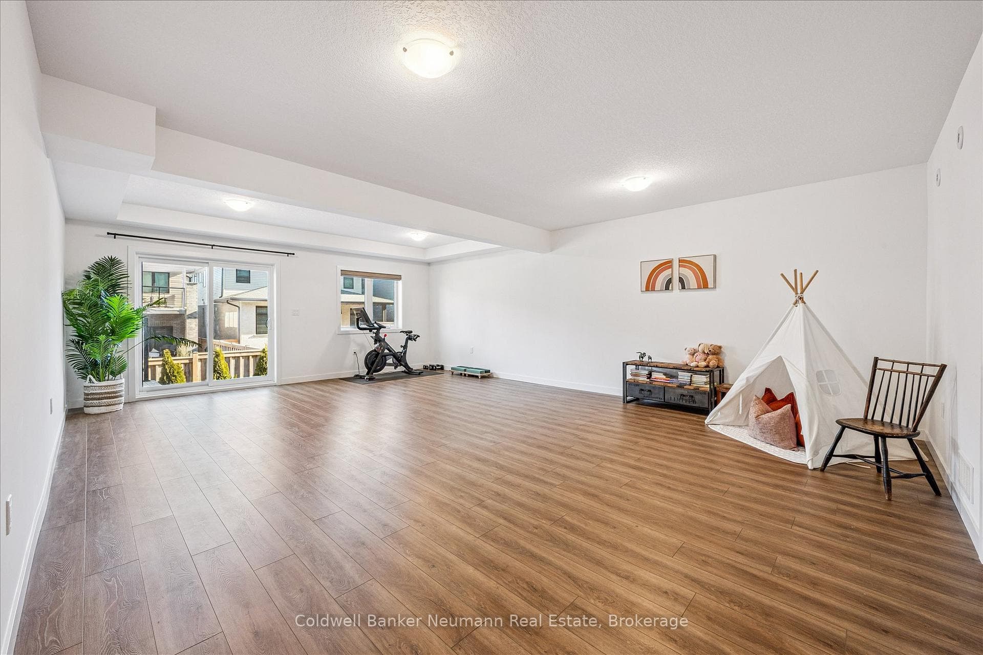 17 Ryder Avenue photo 40