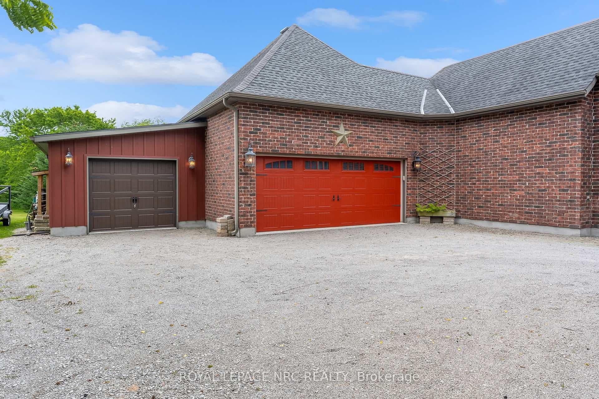 1323 Effingham Street photo 17
