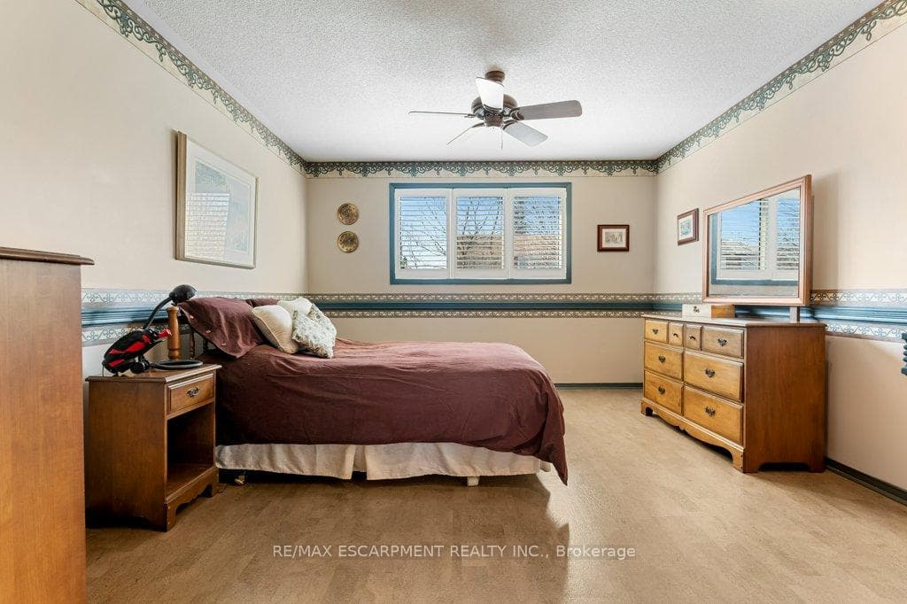 68 Morrison Crescent photo 24