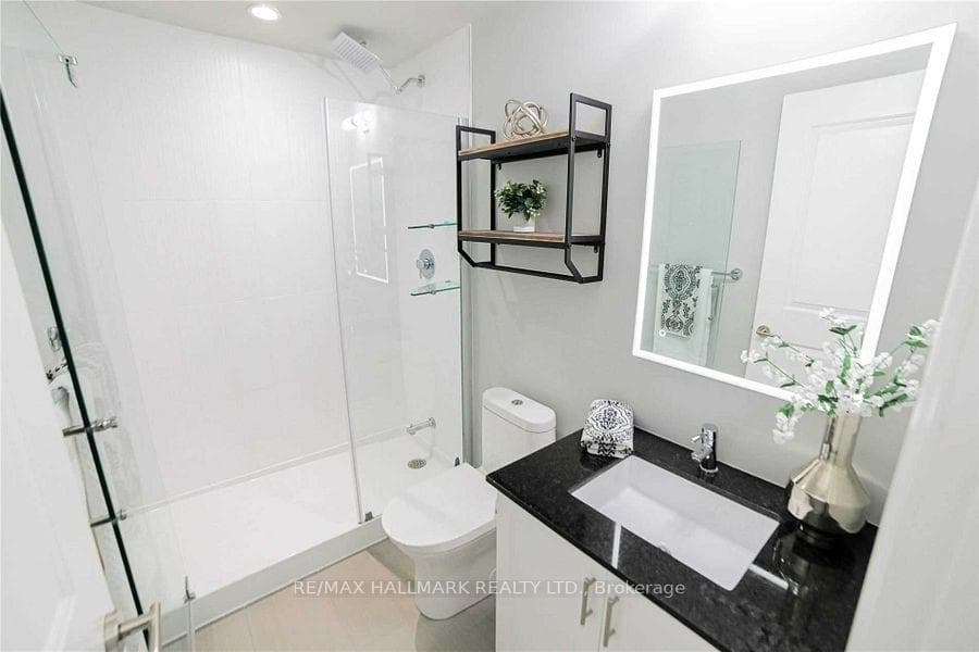 9618 Yonge Street Unit 1015 photo 9