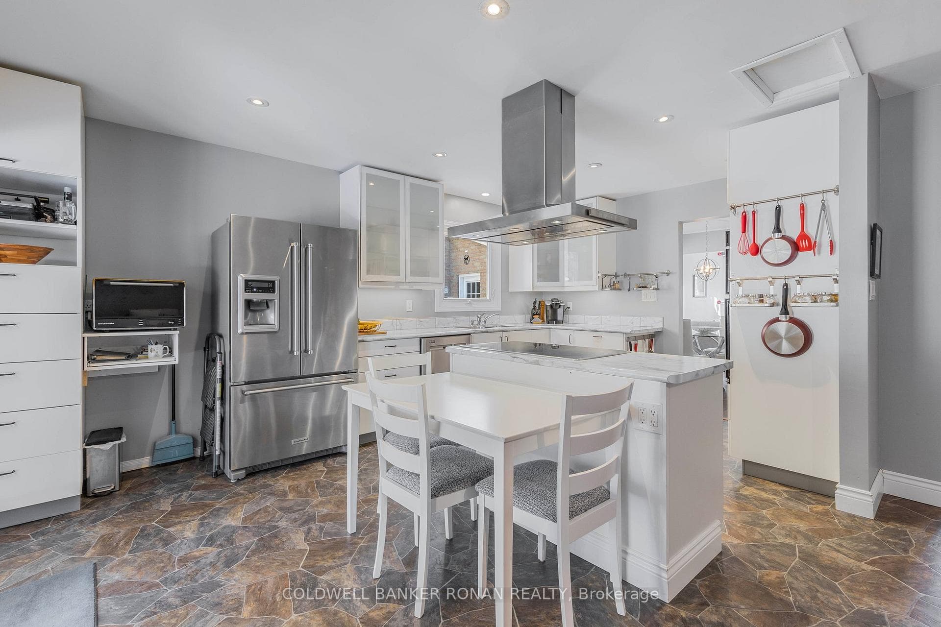 56 Hutchinson Drive photo 11
