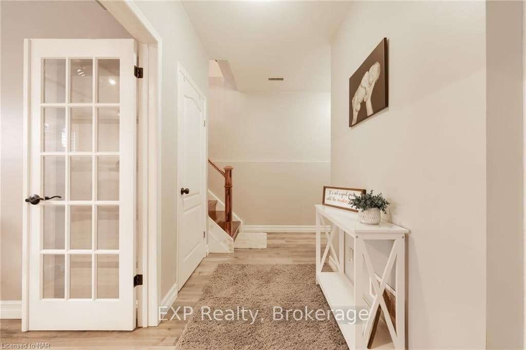 46 GRAPEVIEW Drive photo 21