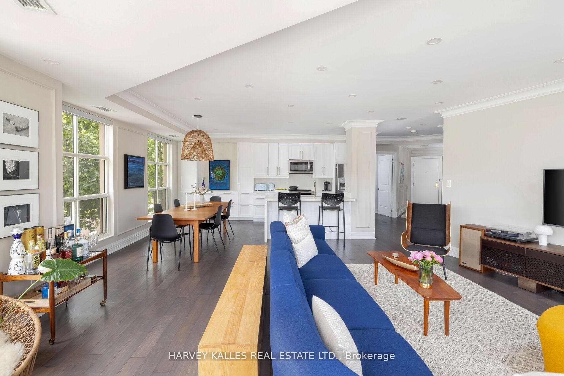 3085 Bloor Street Unit 212 photo 17