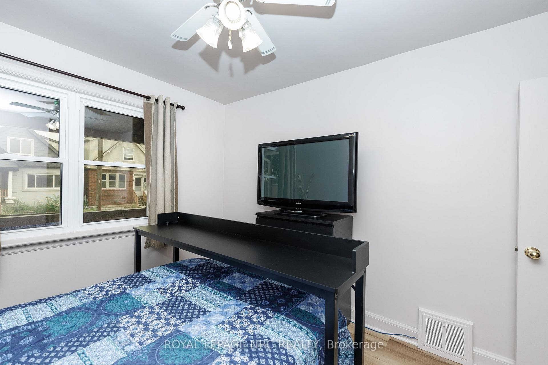 237 PALING Avenue photo 26