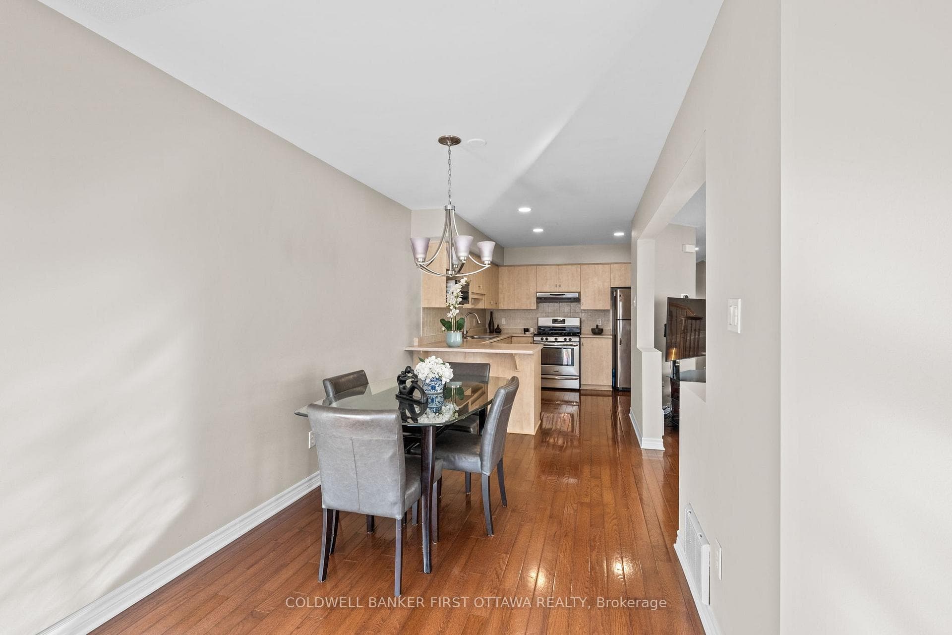 Dining room- perfect for entertaining from kitchen