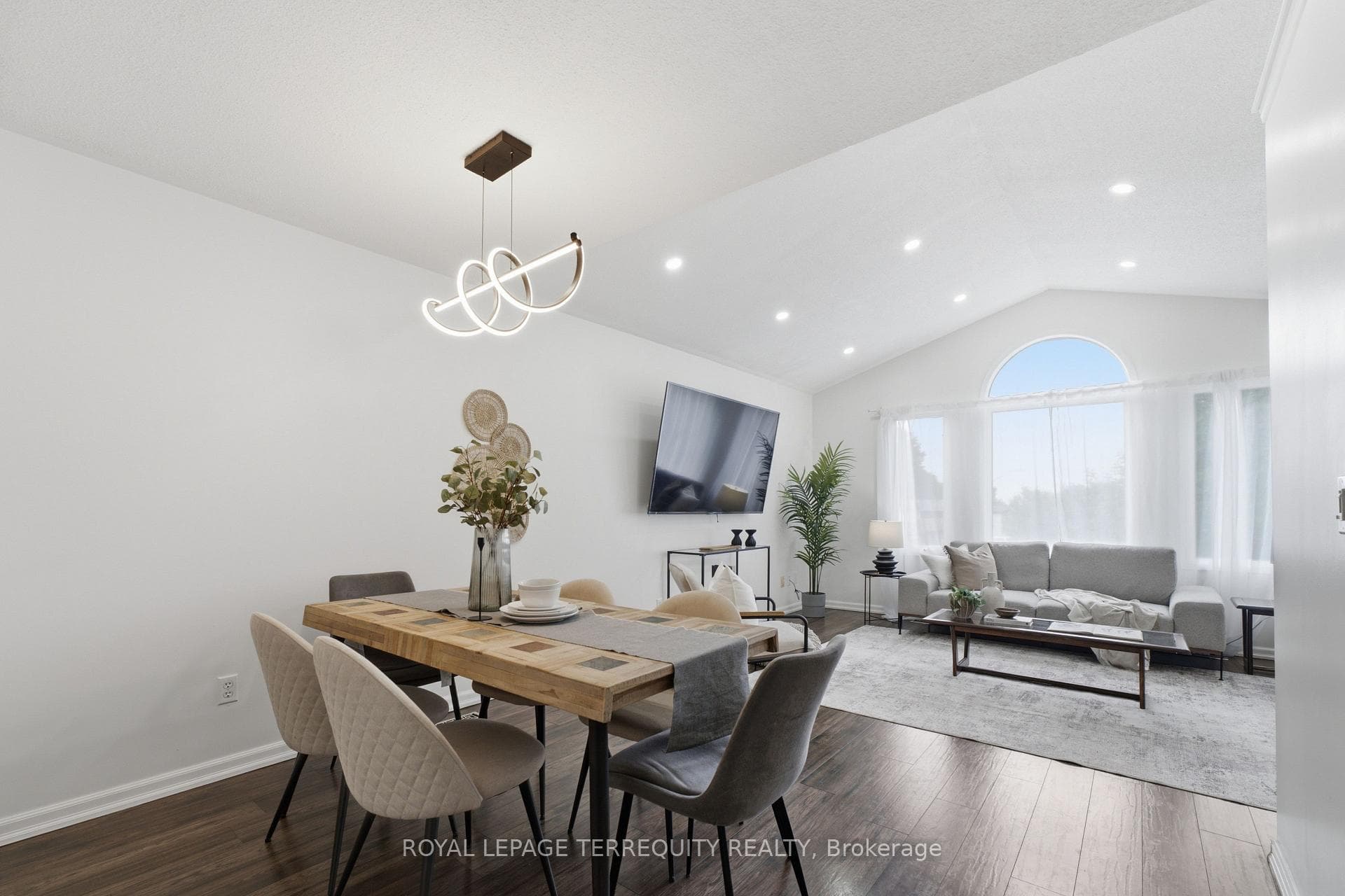 48 Borland Court photo 11