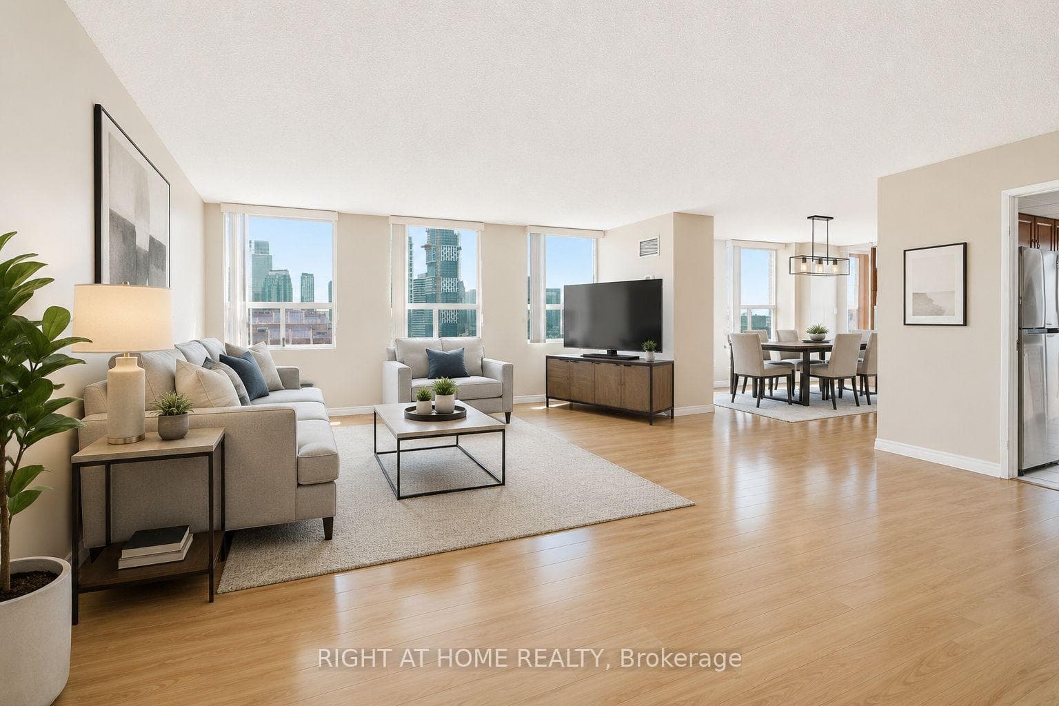 3650 Kaneff Crescent Unit 2507 photo 5