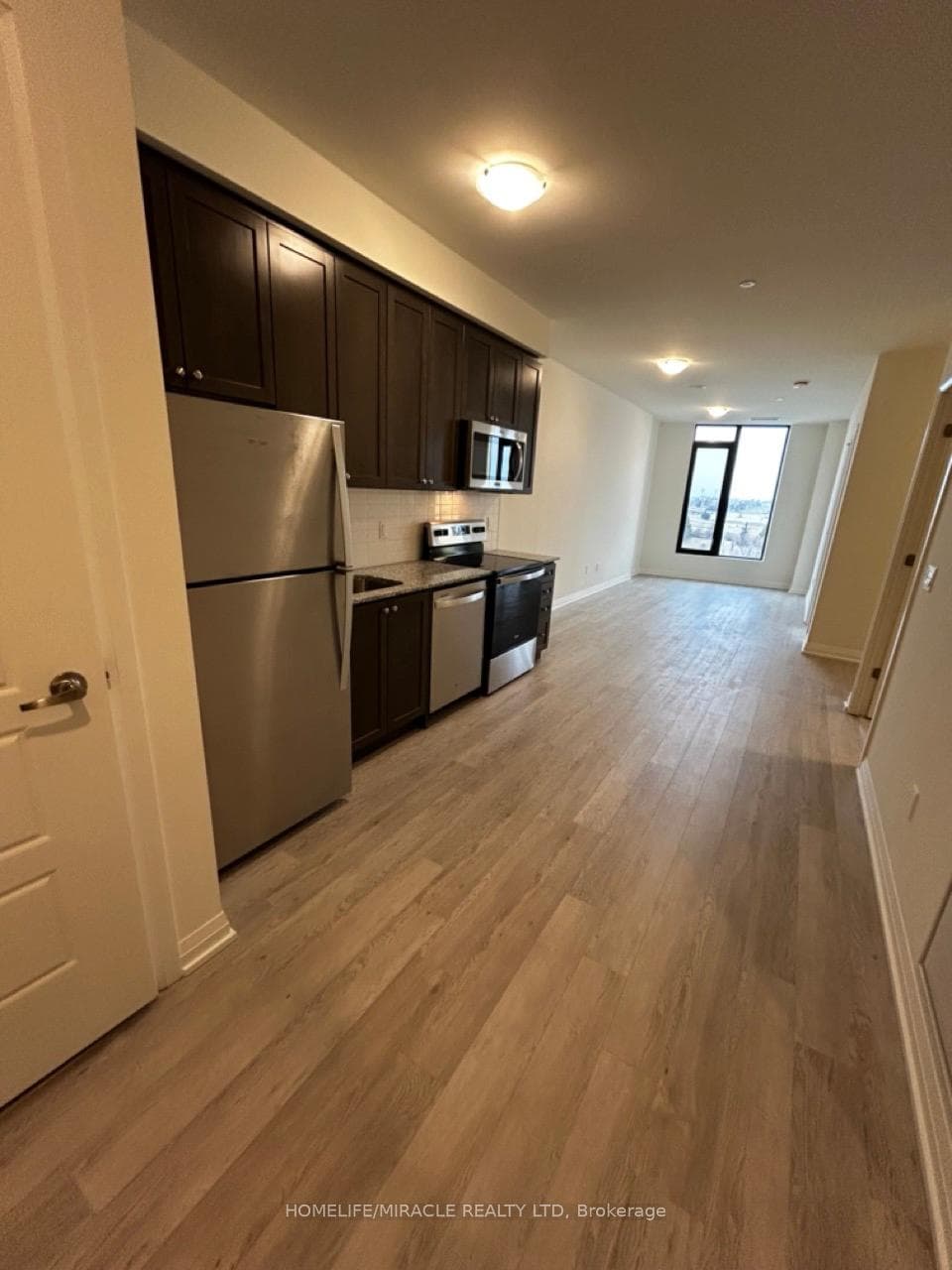 1415 Dundas Street Unit 611 photo 4