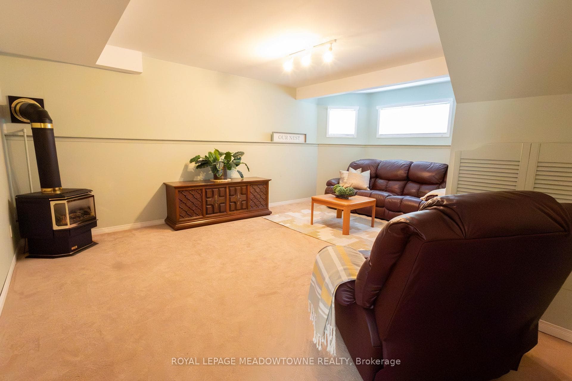 89 Royal Beech Drive photo 25