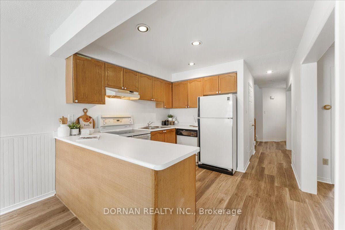 41 Davies Crescent photo 13
