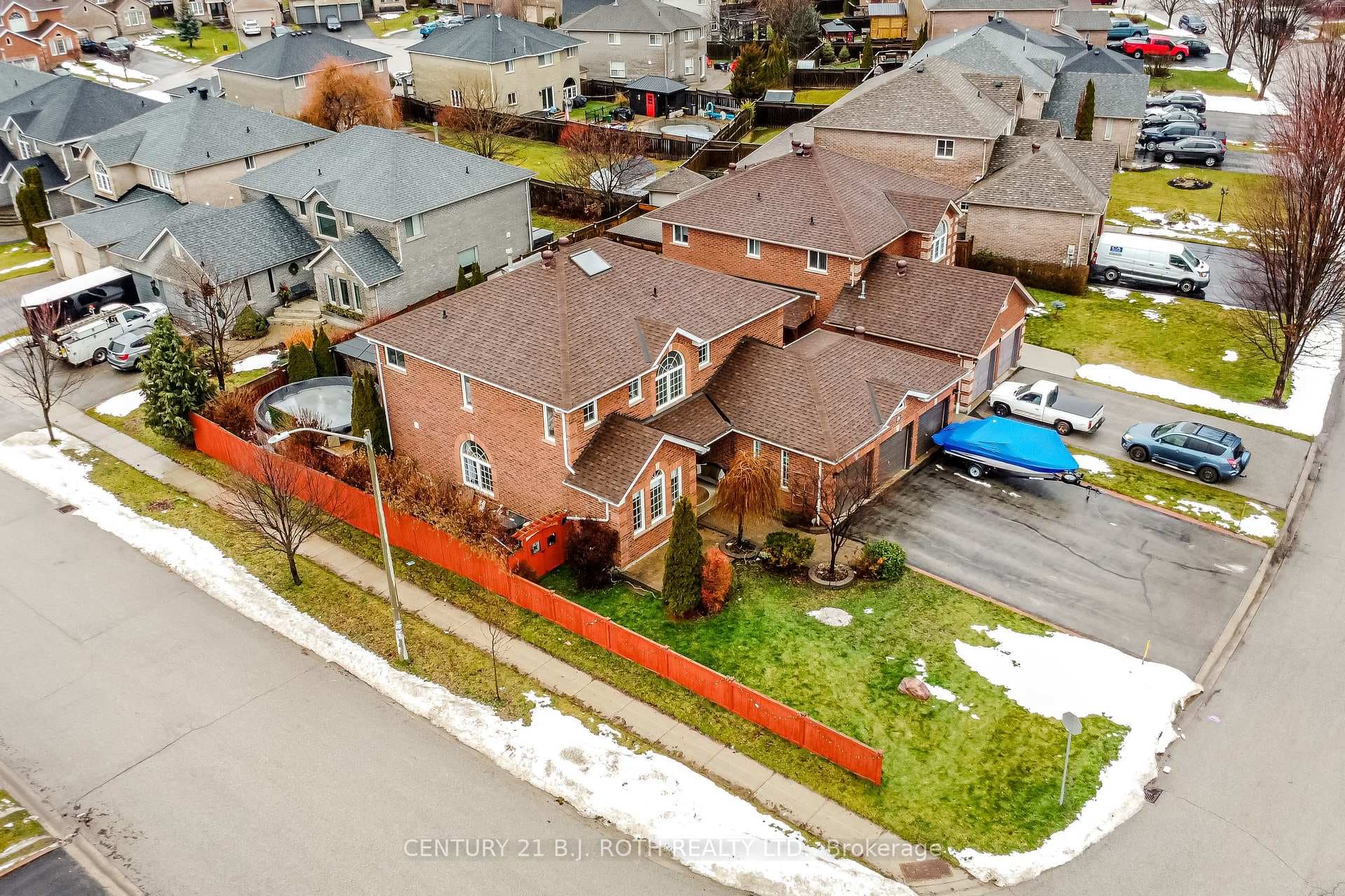 61 Honey Crescent photo 36