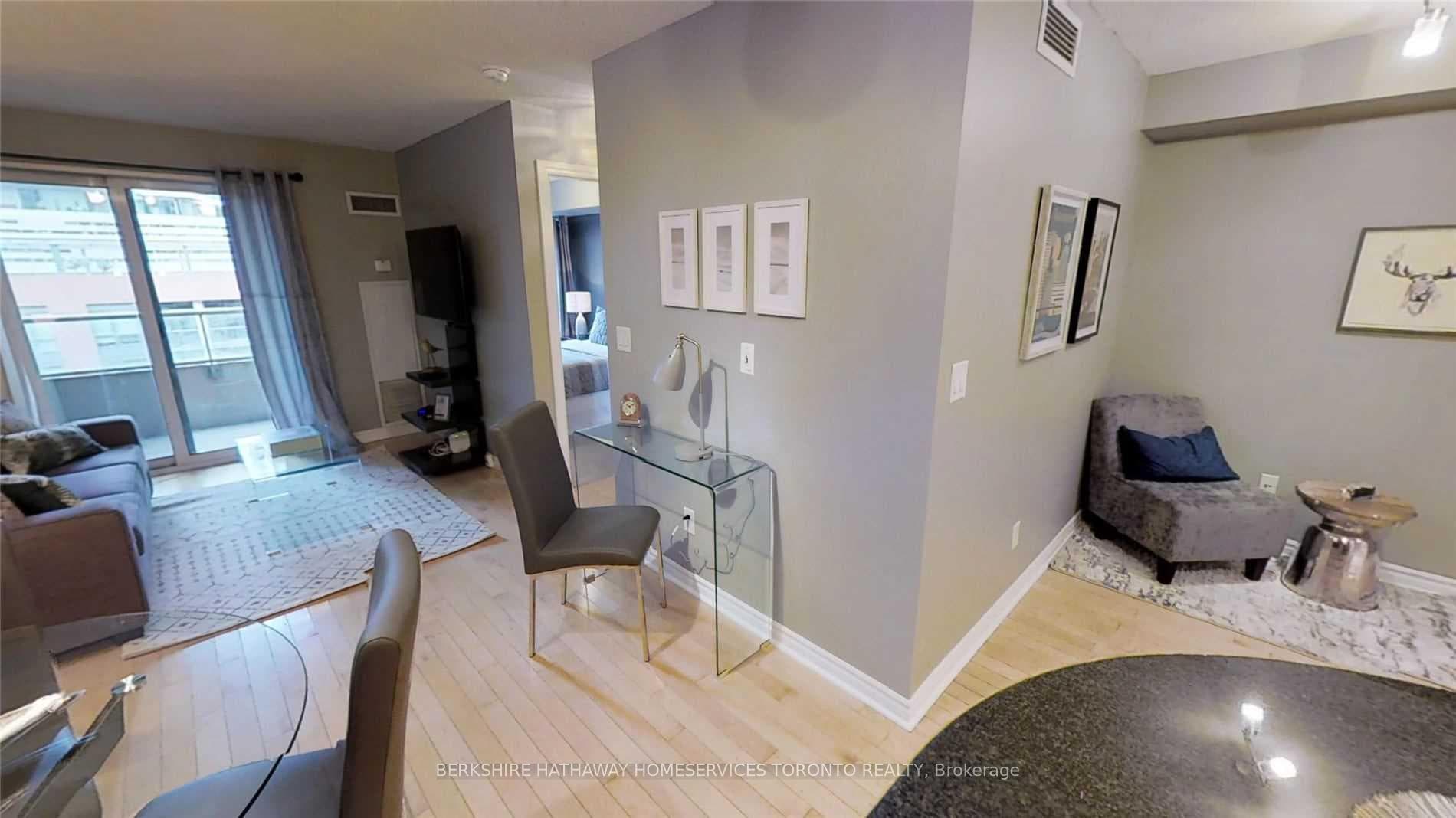 250 Wellington Street Unit 830 photo 9
