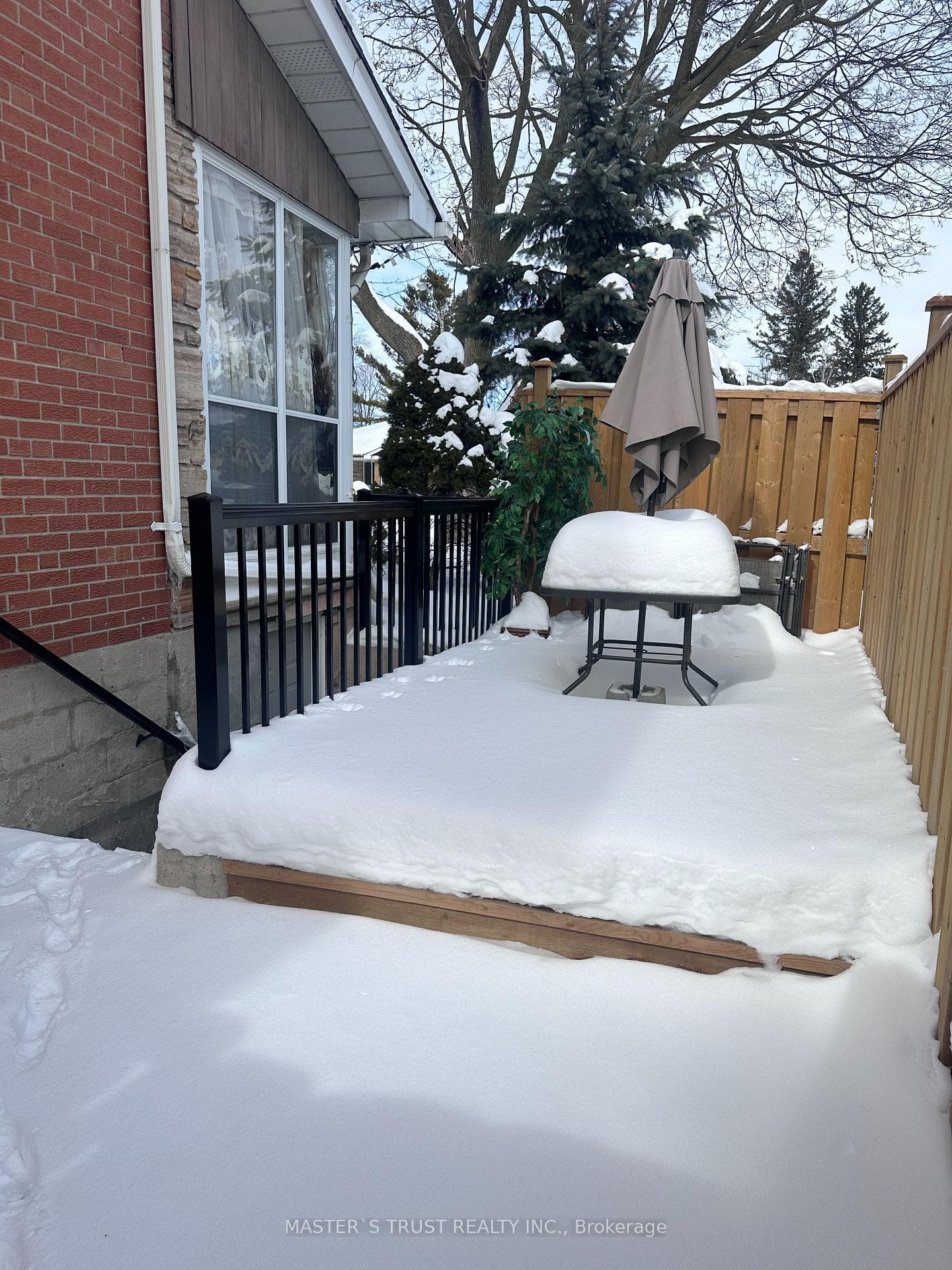 57 Weatherstone Crescent photo 12