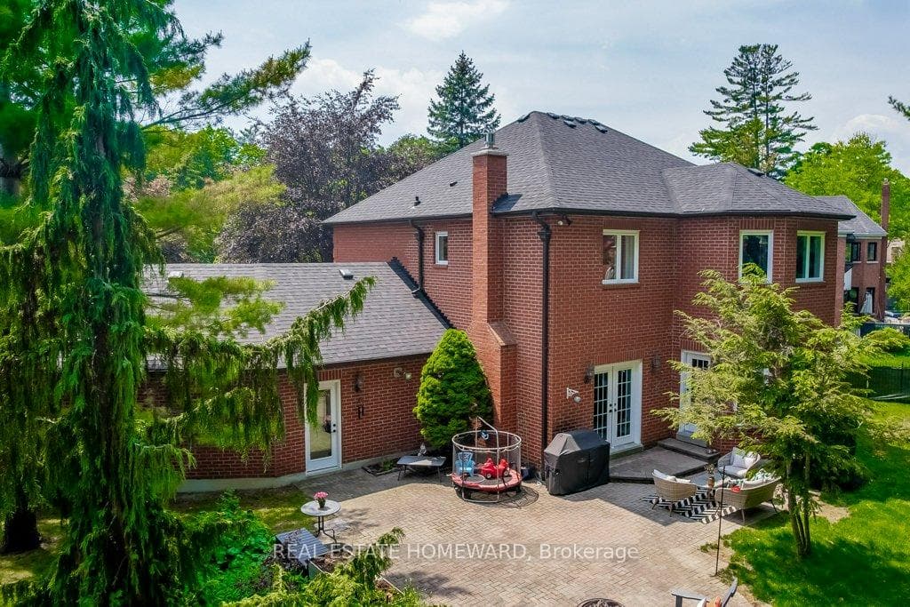 98 Woodview Drive photo 46