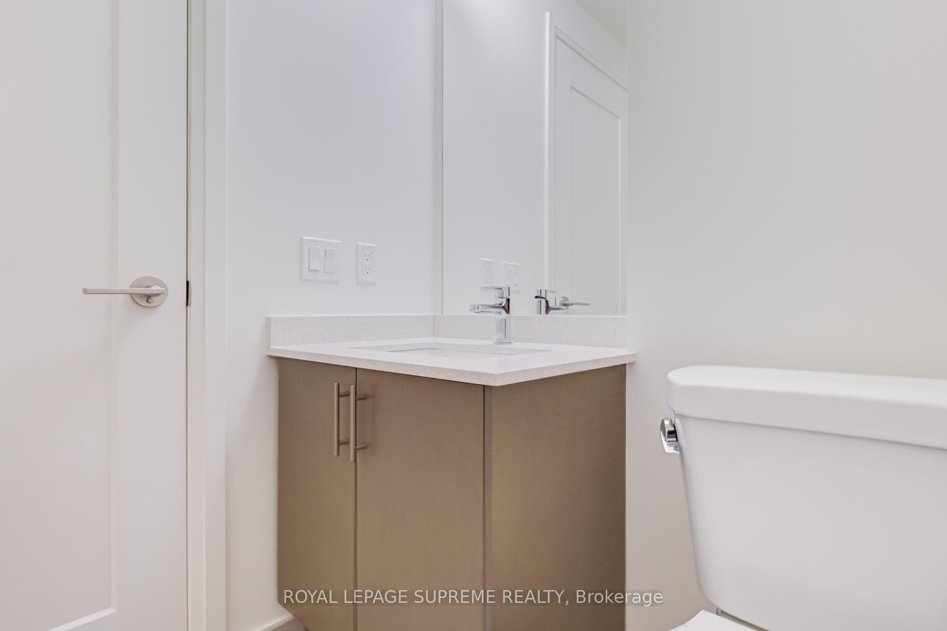 9000 Jane Street Unit 1407 photo 13