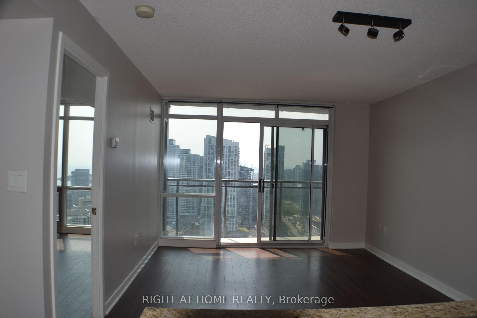 11 Brunel Court Unit 3901 photo 9