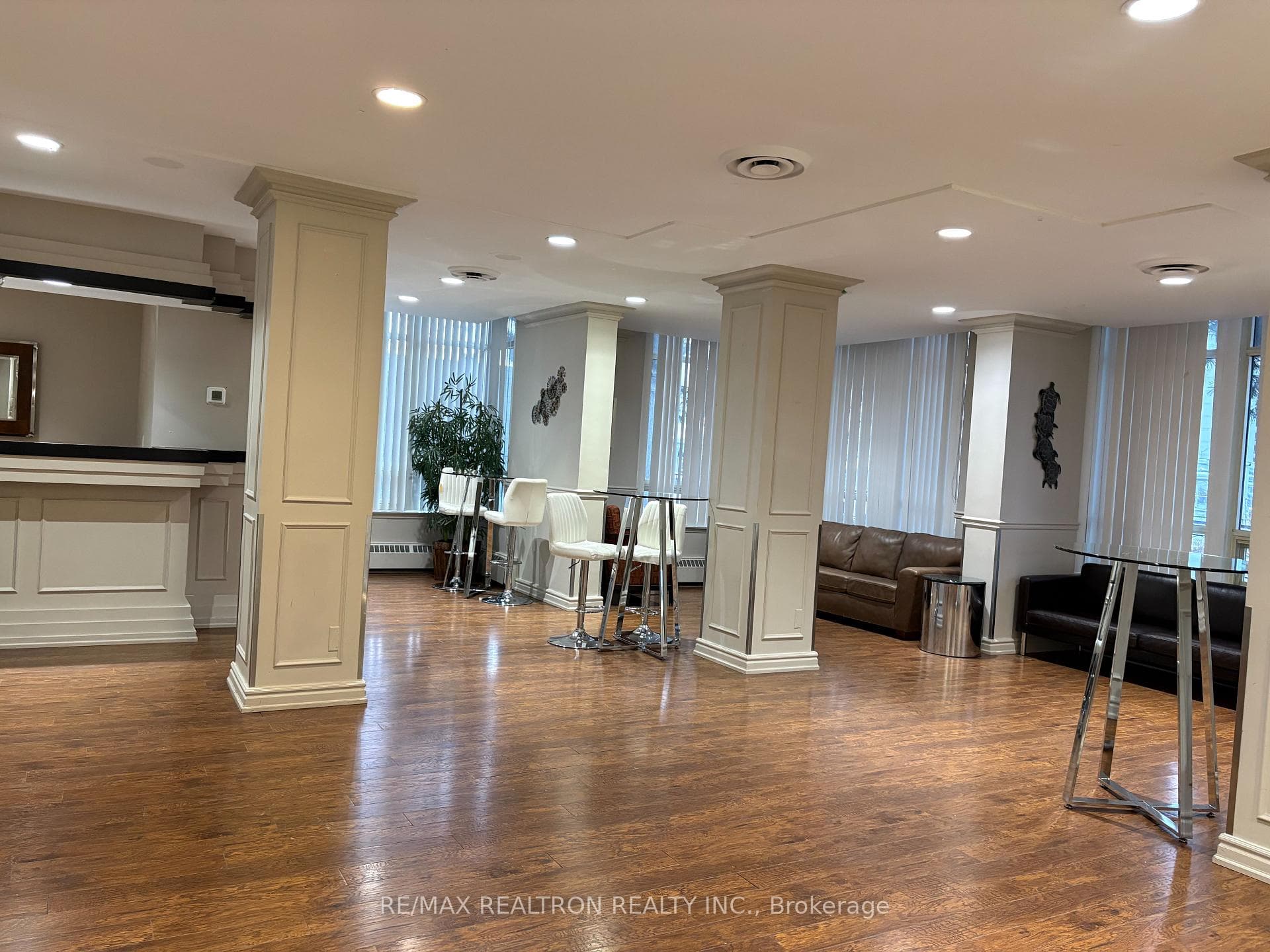 Party/Meeting Room
