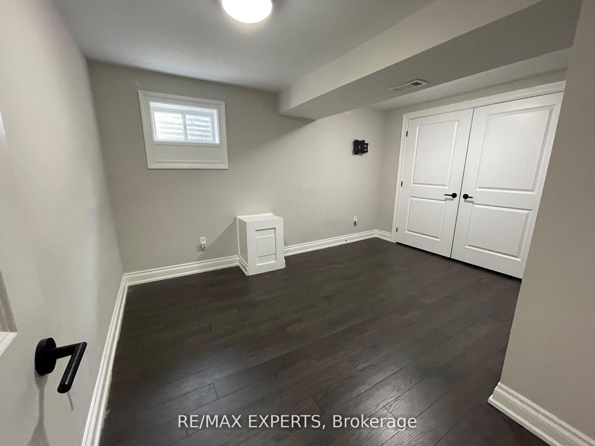 6 Cathcart Crescent Unit Bsmt photo 10