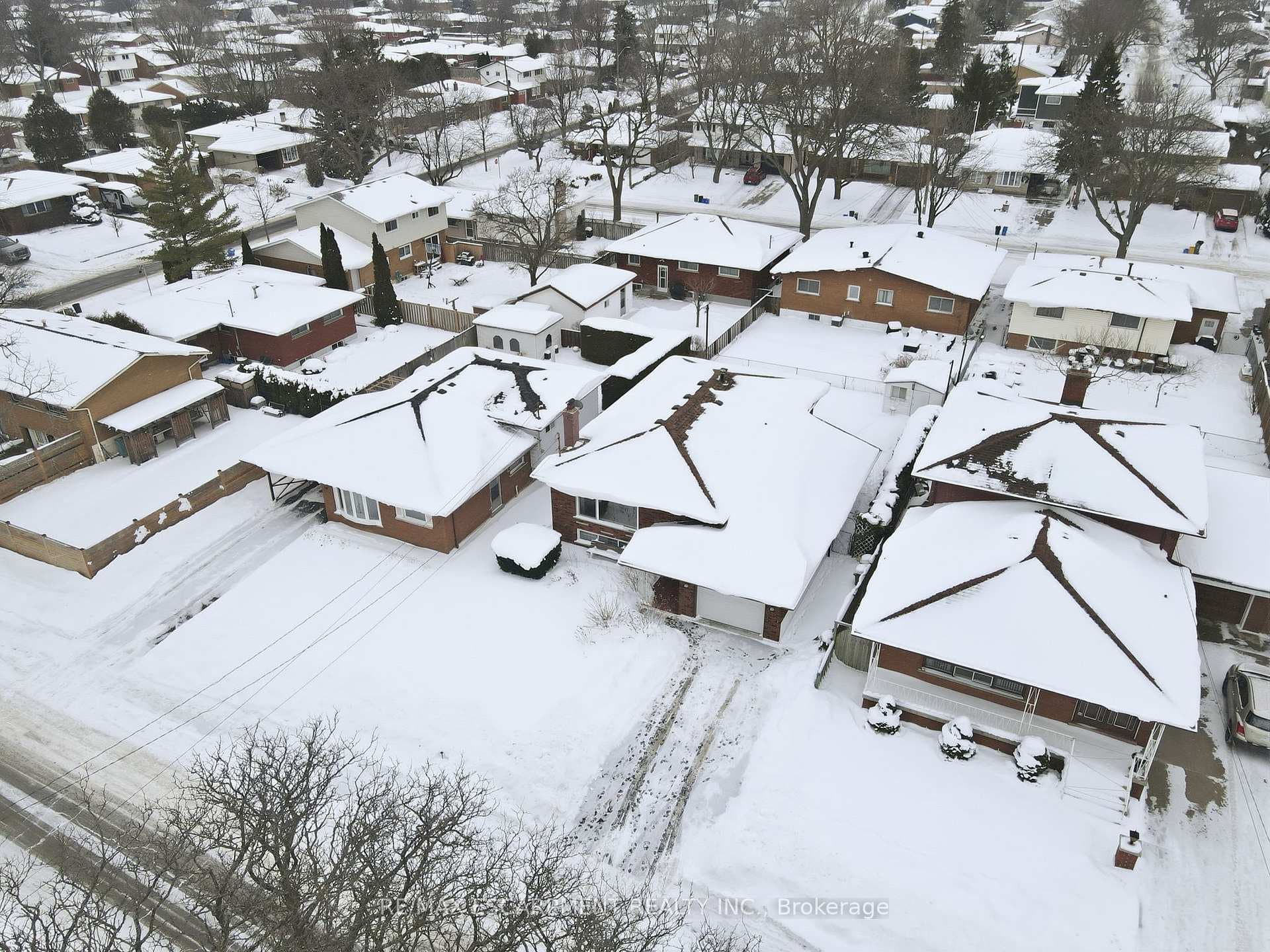 63 Marlowe Drive photo 40