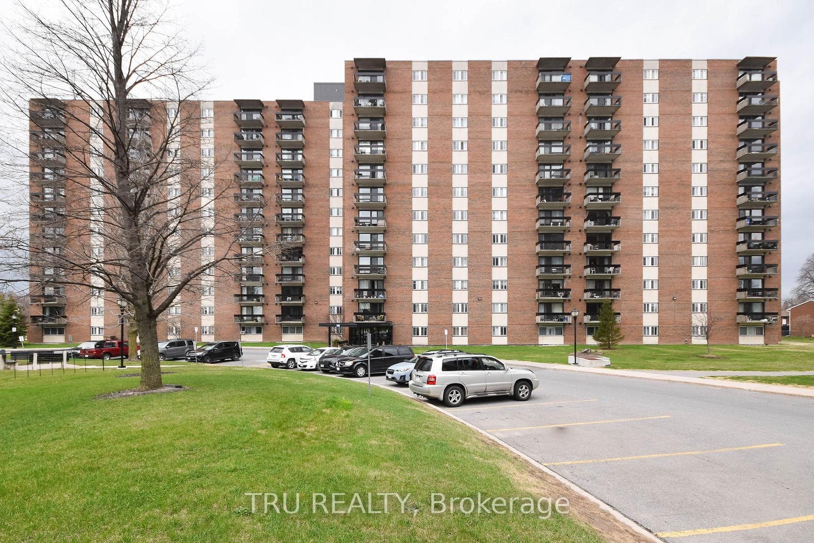 Welcome to Manor Square at 1505 Baseline Rd