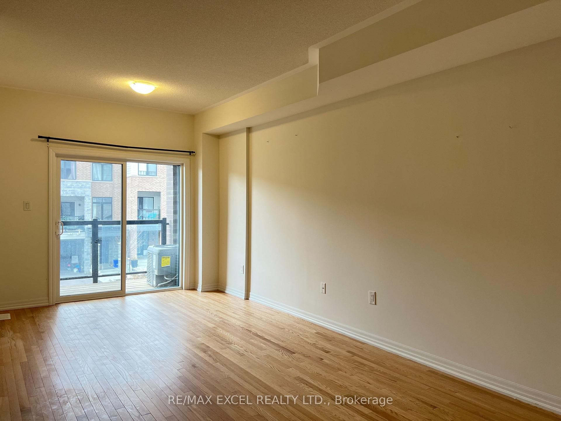 251 Vivant Street photo 4