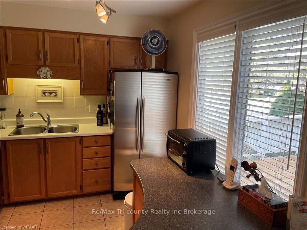 1 EDWIN Crescent photo 3