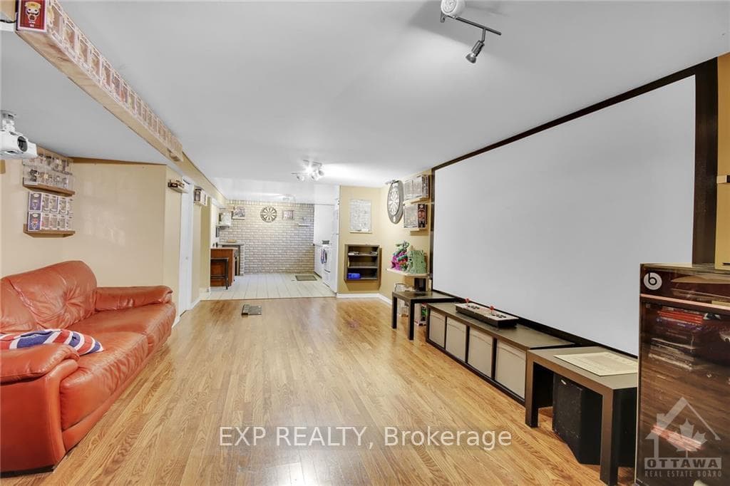 45 SUNNYCREST Drive photo 23