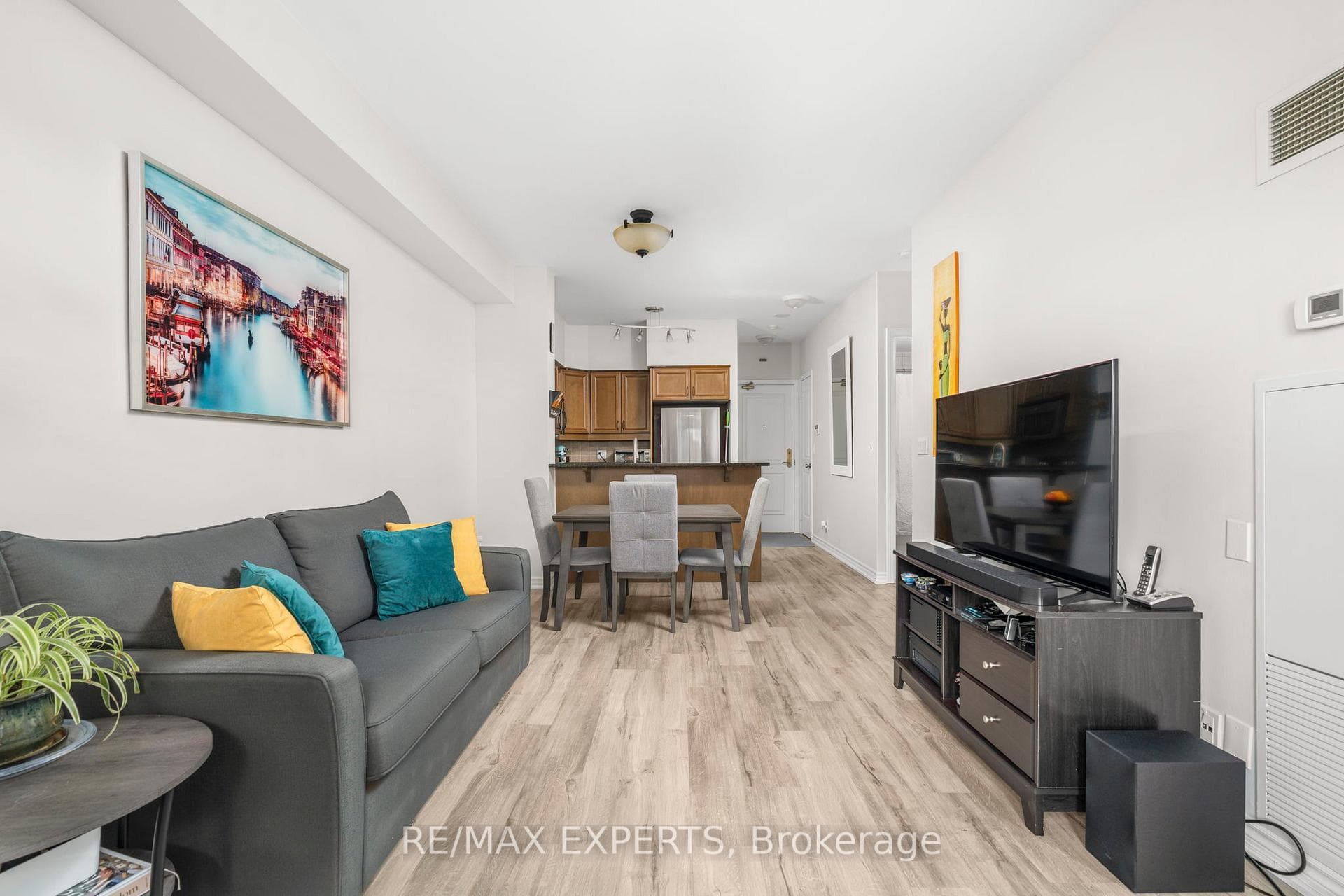 9225 Jane Street Unit 515 photo 15